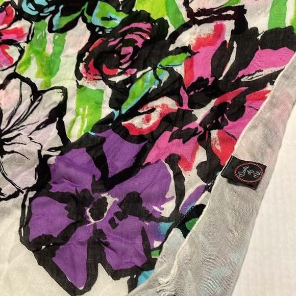 SET OF FOUR: 3 are MADE OF ME Chic Scarves variety: wrap, bag tie-on, decorate - Picture 3 of 14